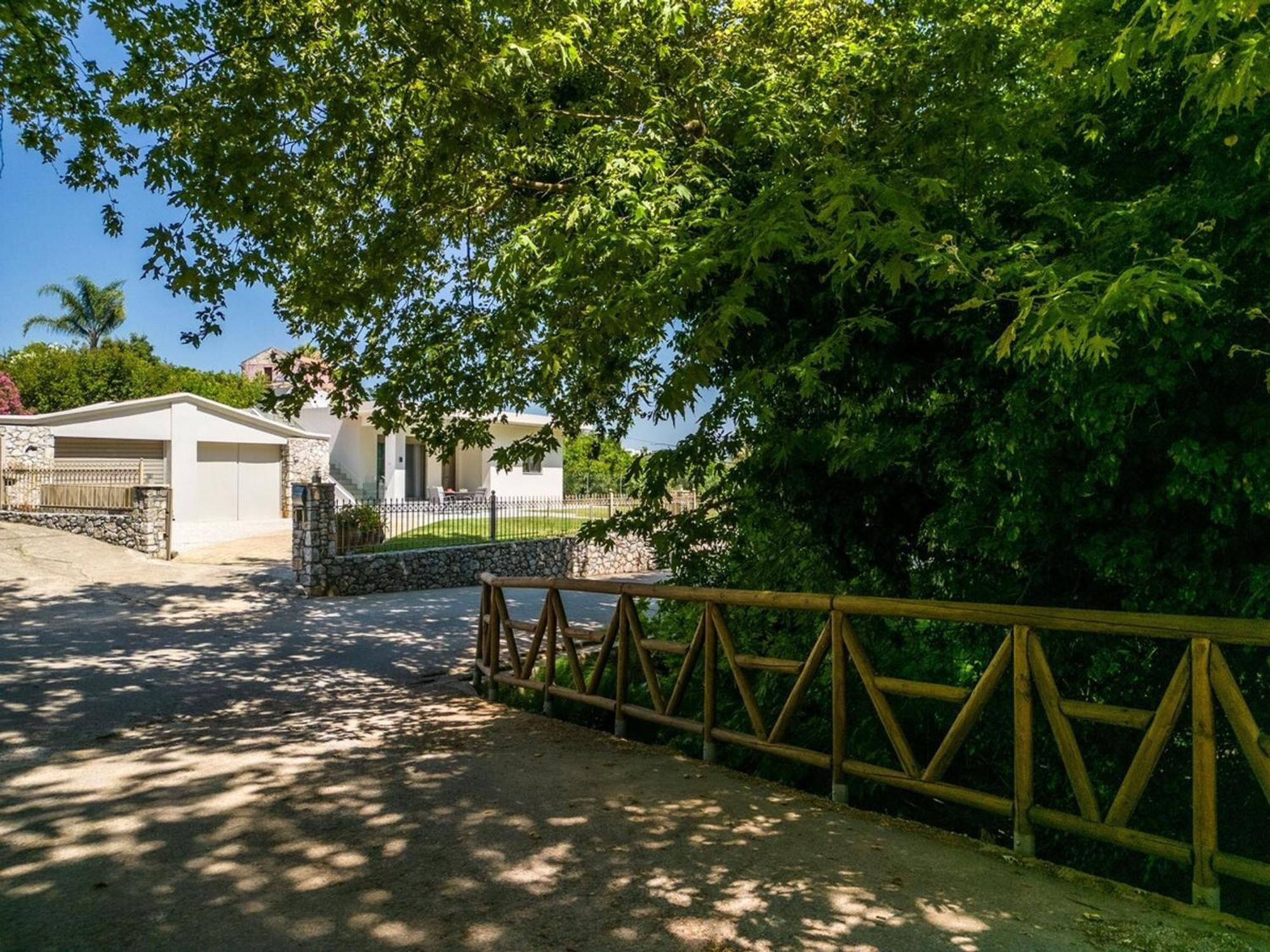 Villa Emily In Countryside Ханья Экстерьер фото